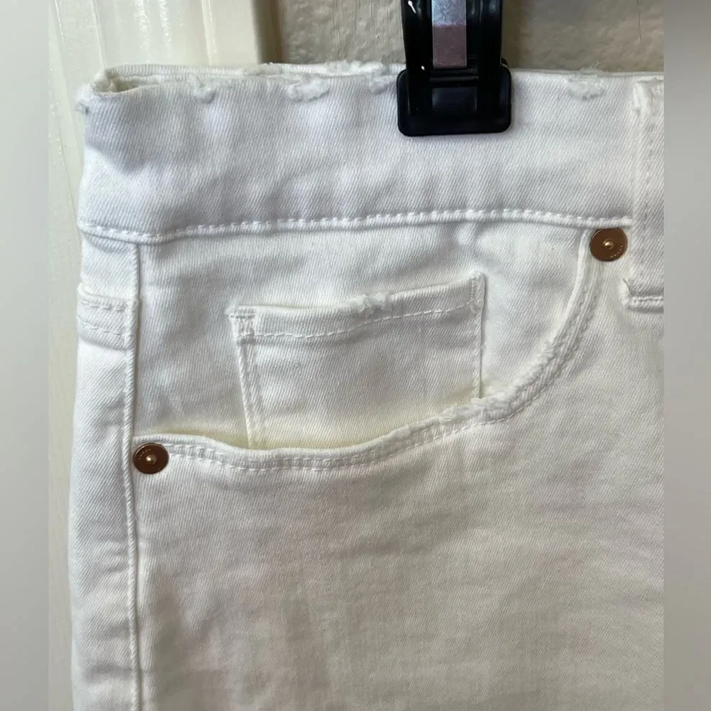 NWT Women’s Blank NYC Little Queenie White Shorts Size 32 #223